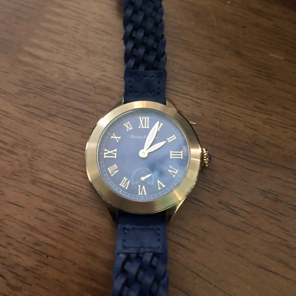 Tommy Bahama Accessories - TOMMY BAHAMA BLUE LEATHER BAND WRISTWATCH EUC